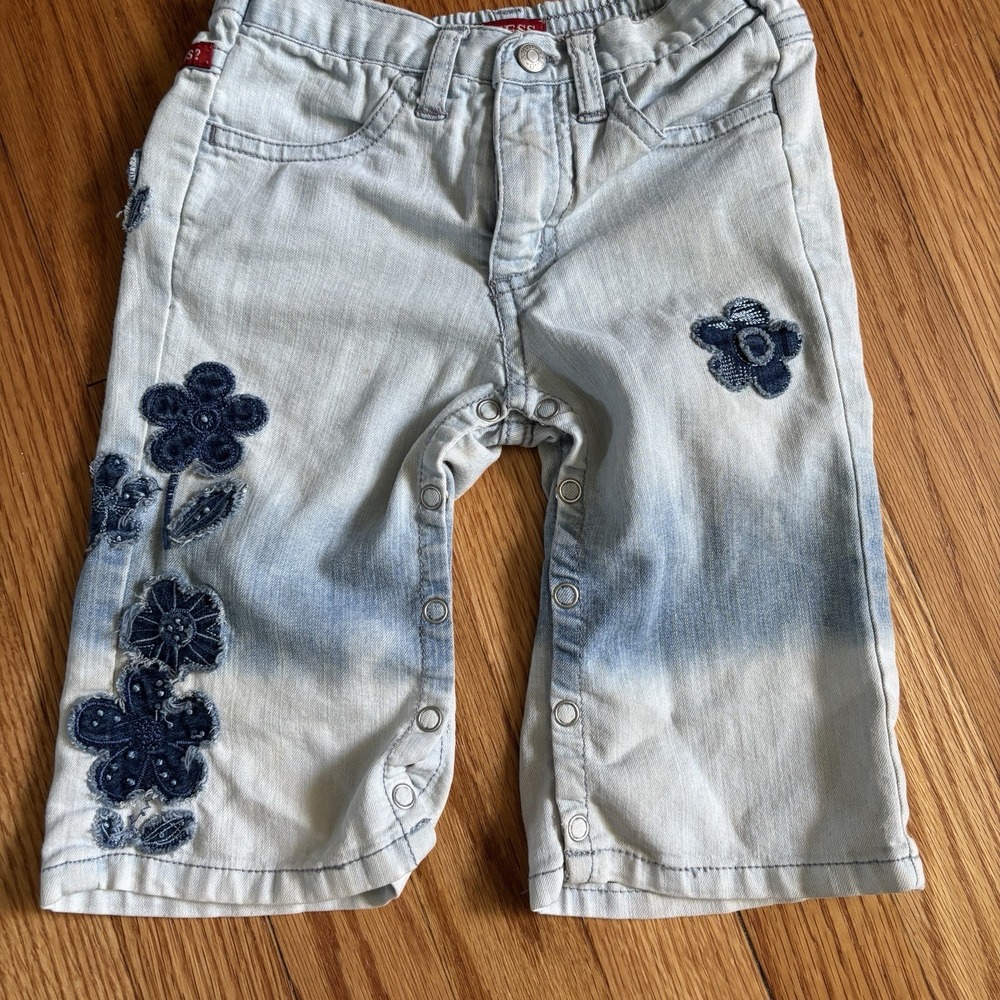 Guess Baby Girls Light Wash Floral Applique Dip Dye Denim Jeans Snaps 12M VTG